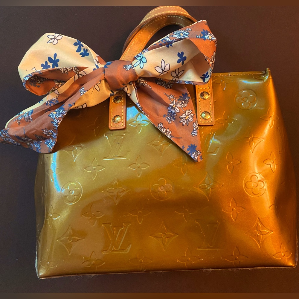 Authentic Beautiful Louis Vuitton Vernis Reade PM Hand Bag with Dustbag